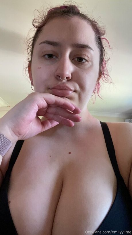 emilyylime model sexy pictures