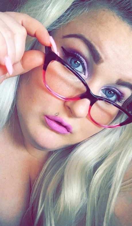 pawg threesome onlyfans naked photos