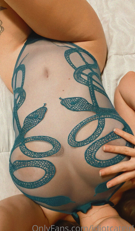 idiotcatgirl model perfect pictures