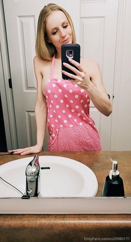 Elle Dainty nudes star gallery