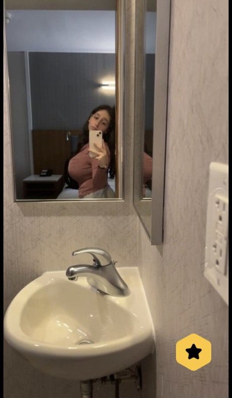 Mor Nissan free pornstar pic