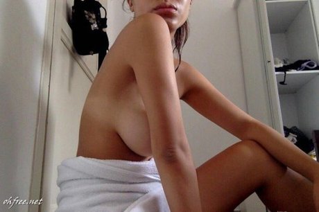 Hitomi Mochizuki naked pornstar photo