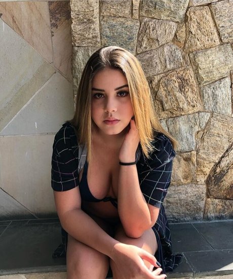 Mi aandradee pornstar naked picture