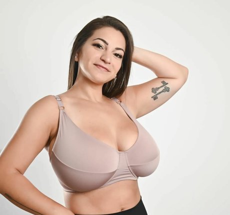 Agustina Guz free star photo