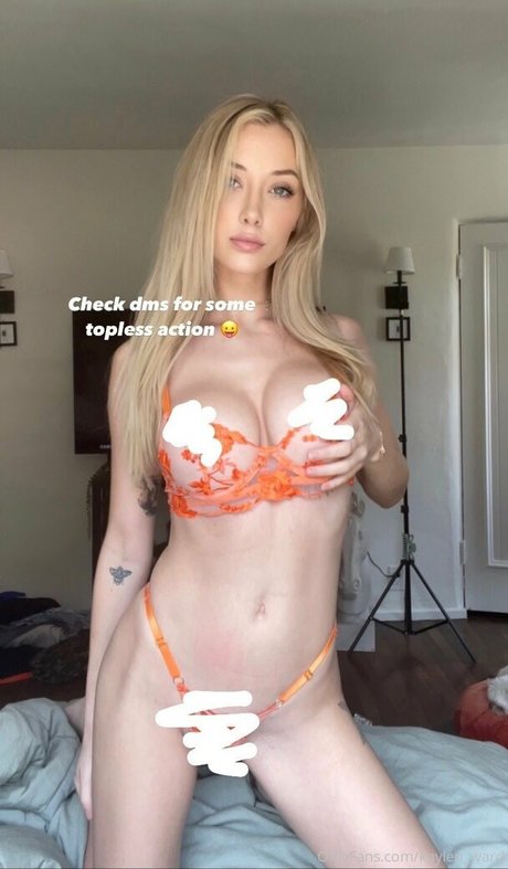 courtneymeyers18 nude model images