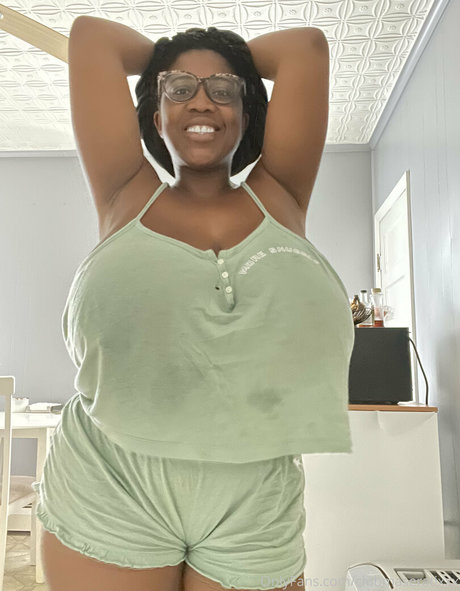 ebony shower onlyfans hd pic