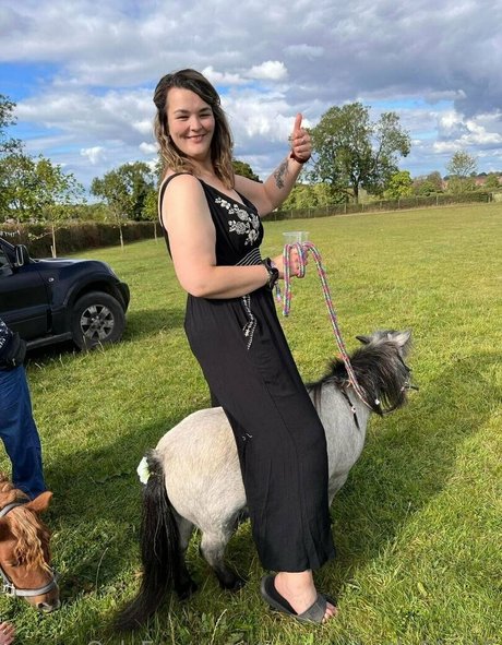 amazonbeth 6foot6 erotic model galleries