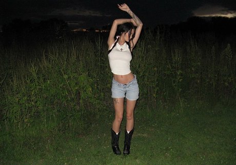 Madylina Renee art star pics