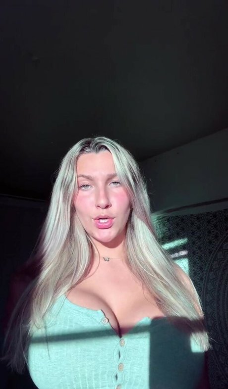 Livipip sexy model pictures