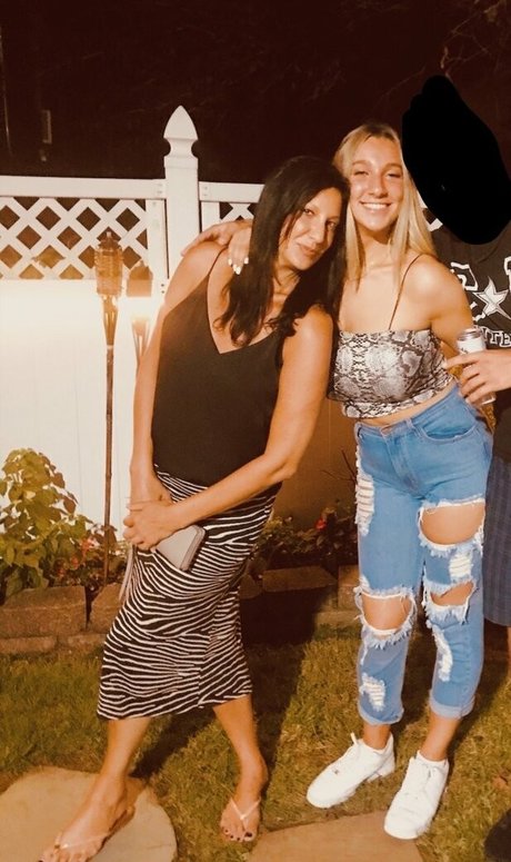 Livipip erotic pornstar image