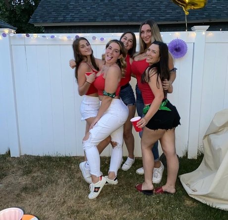 Livipip pretty pornstar pic