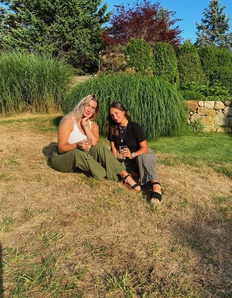 Livipip model xxx photos