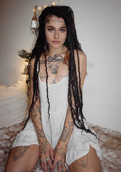 Steffiebluee porn model photo