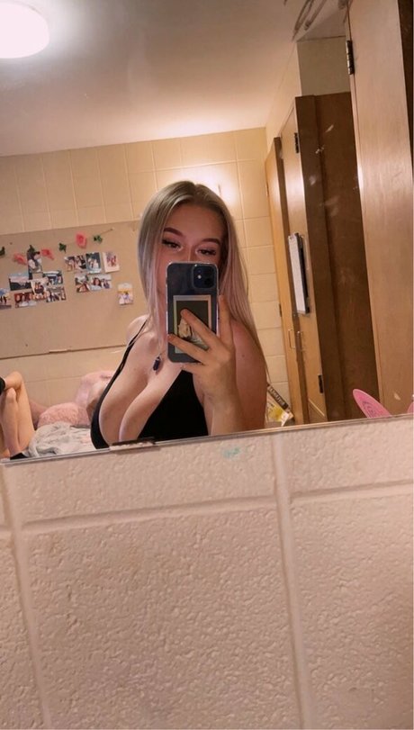 Hailey F pornstar erotic picture