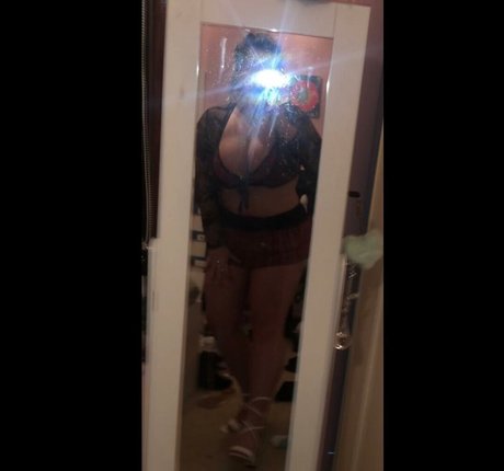 Emily J sexy model photo