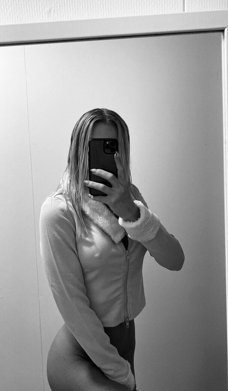 Isabel Ditlevsen pornstar sexy pics