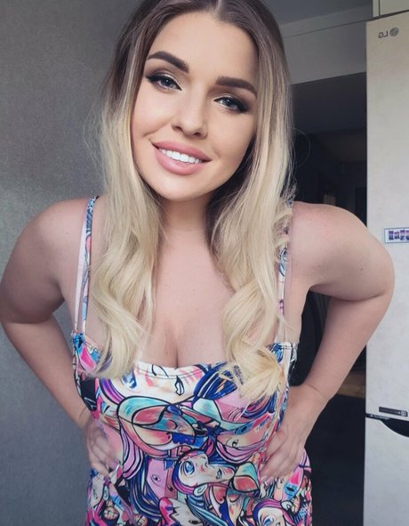 queen kylie sex model pics