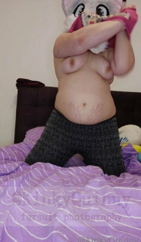 kinkyquinny naked pornstar photo