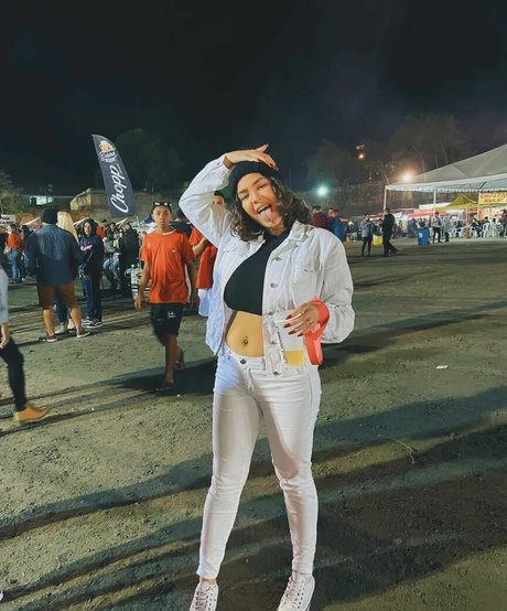 Alice M beautiful star pics