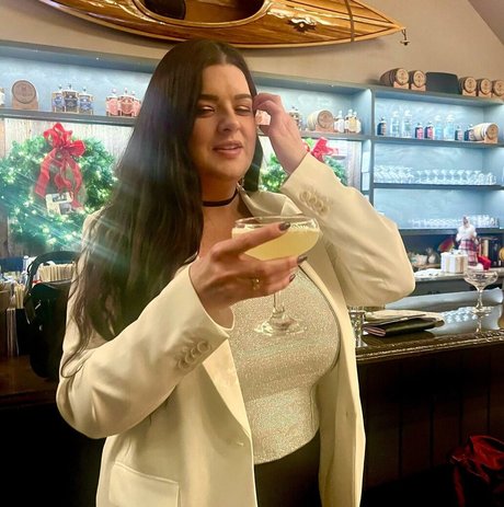 Terrisa Bukovinac model top pictures