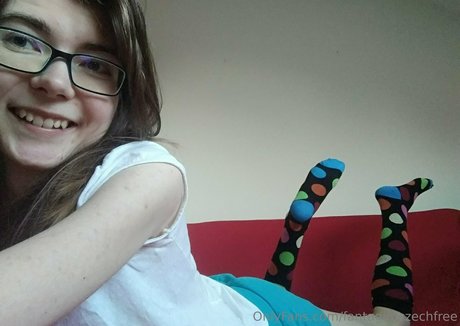 teen natural tits onlyfans top photo