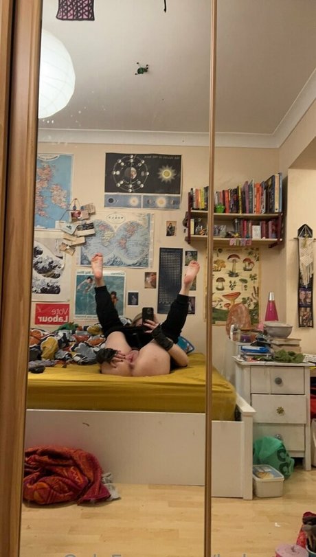 horrorcxnt pretty actress pic