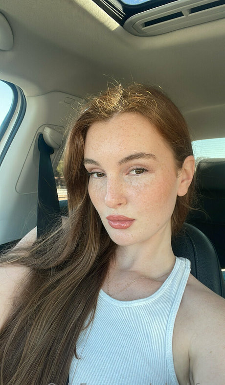 eating onlyfans adult pics