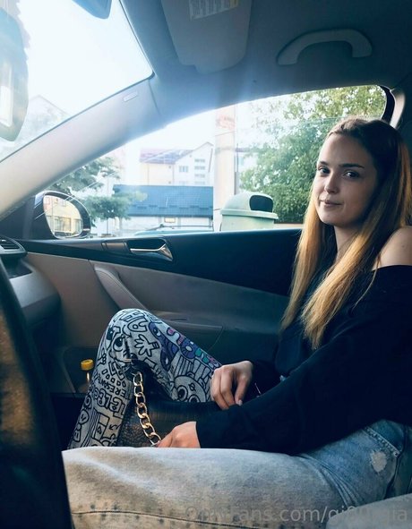 gi00rgia pornstar hot image