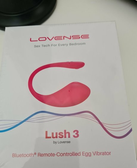 belle lou art actress pic