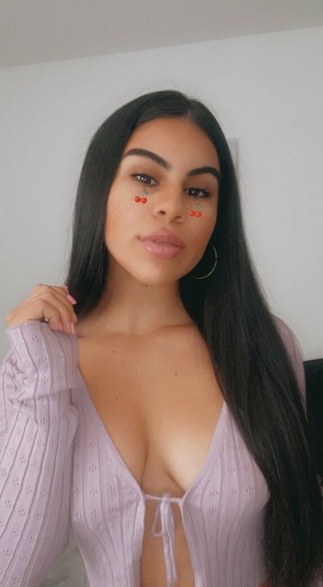 alexisbtelles pretty model photo