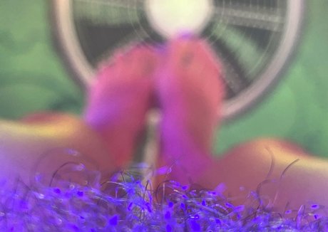 gtslongpiggies sexy actress picture