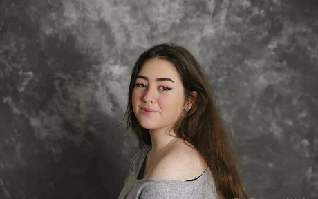 bzbckup nice actress photo