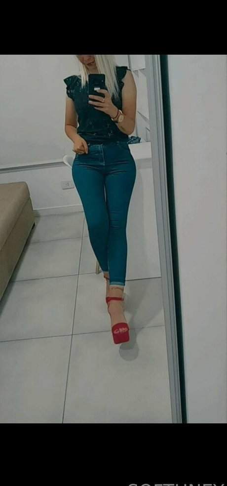 softhney sexy model pics