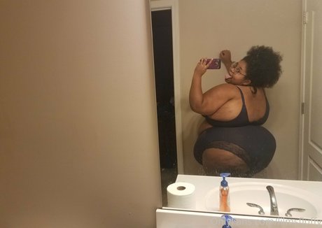 lilmsfluffy hot star images