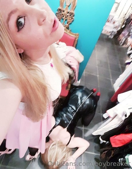 boybreaker sexy actress galleries