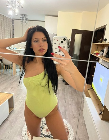 chloehoey nude actress pictures