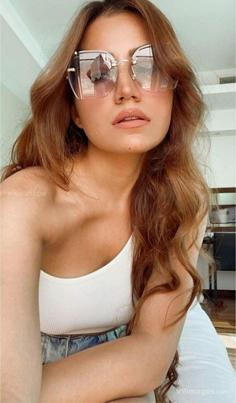 curvy shemale onlyfans hot sexy pictures