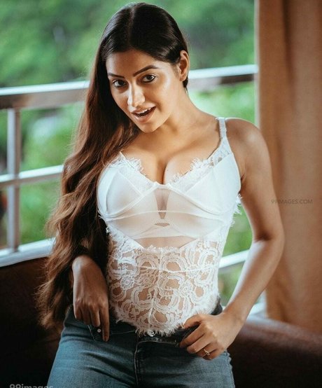 chatting onlyfans exclusive images