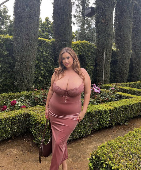 asian brunette onlyfans adult photos