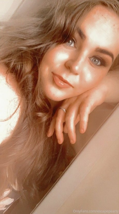 escapepearly model pretty pictures