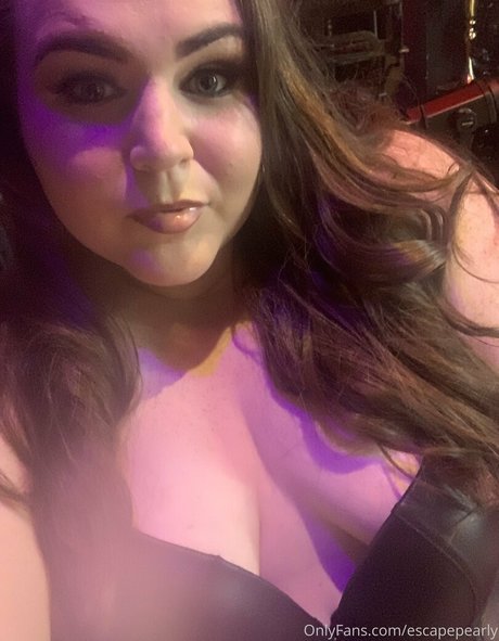 escapepearly naked star archive