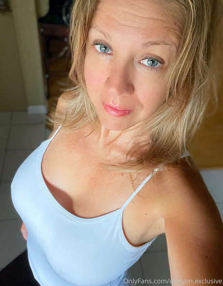 asian influencer onlyfans nudes pic