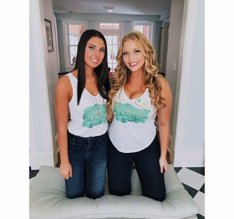 Amanda R star erotic pictures