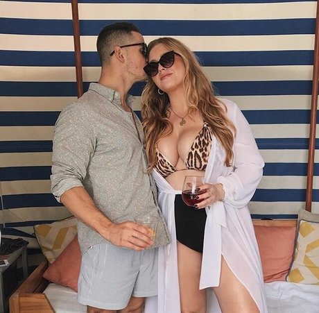 Amanda R naked actress images