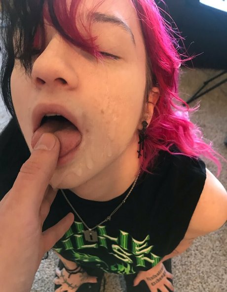 strawberryswitch exclusive model img