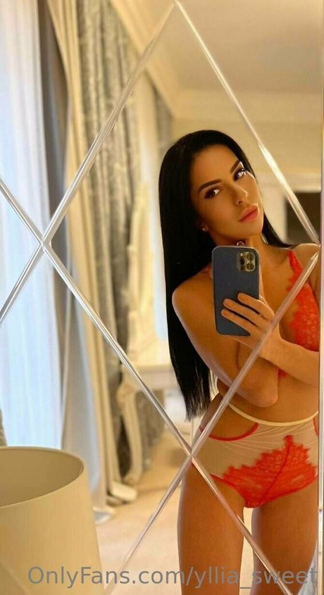 ylia sweet pornographic model img