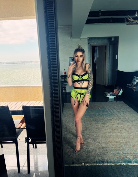 luxxxandraa perfect model pics