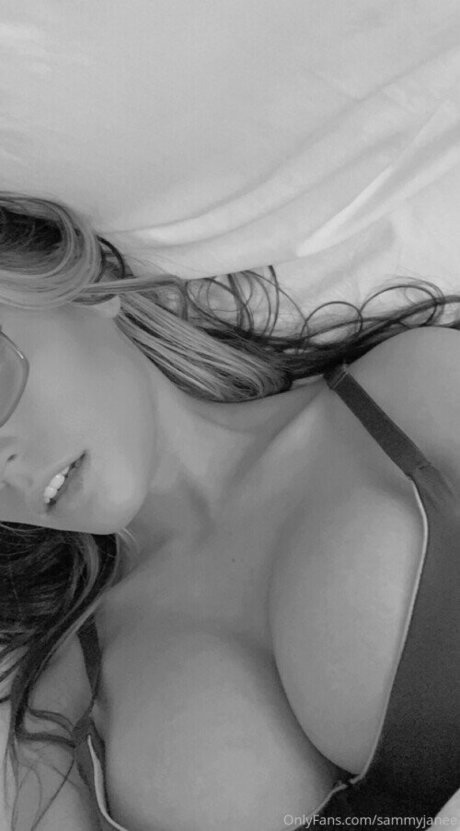 sammyjanee sexy model img