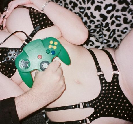 Mariah Drew Carey naked model image