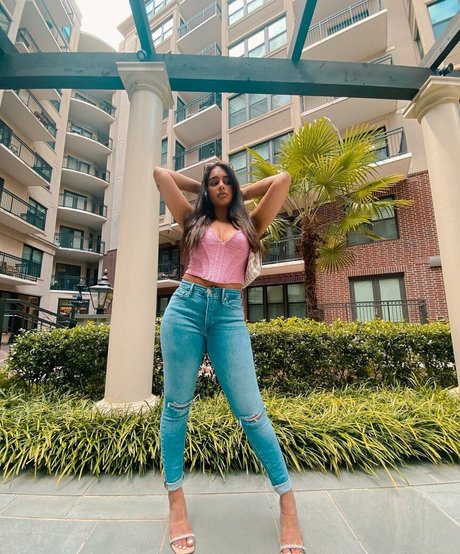 therealmeghnaa hd pornstar photo